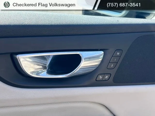 Used 2020 Birch Light Metallic Volvo T5 Momentum image 14