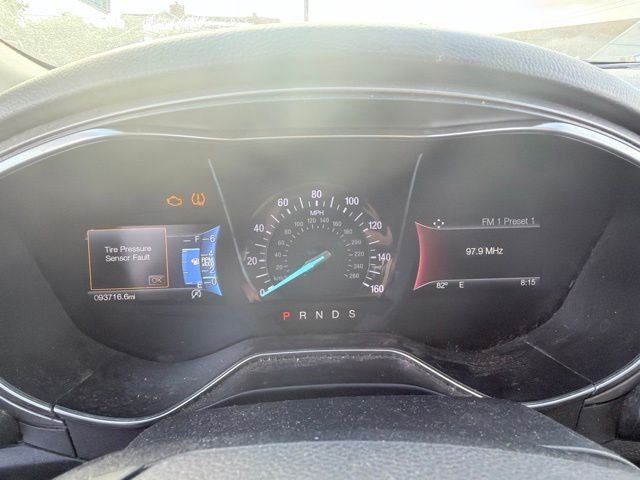 Used 2018 Gold Ford SE image 18