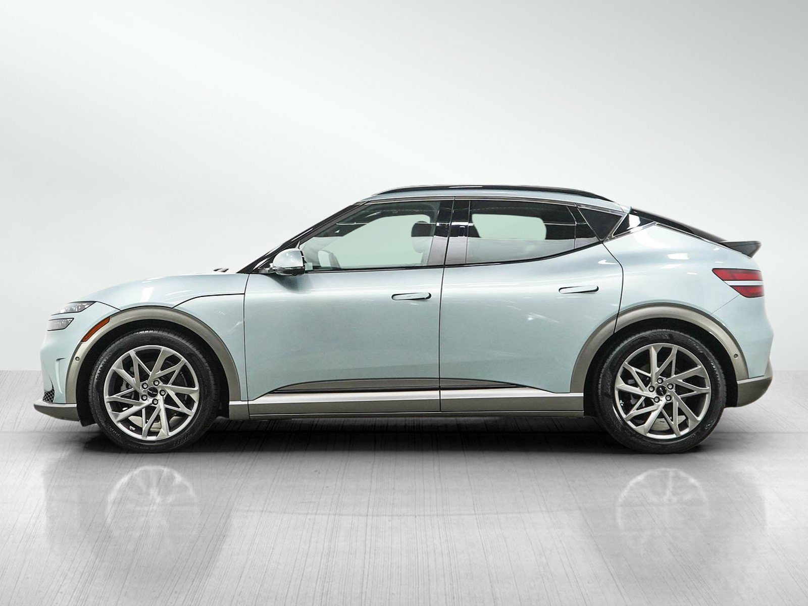 Used 2023 Hanauma Mint Genesis Advanced AWD image 2