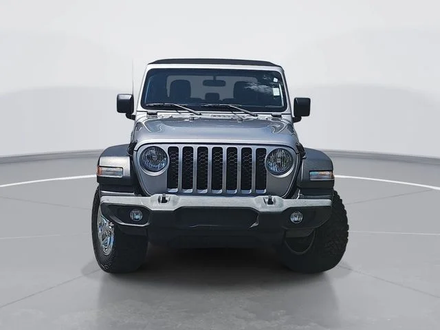 Used 2020 Silver Jeep Sport image 8