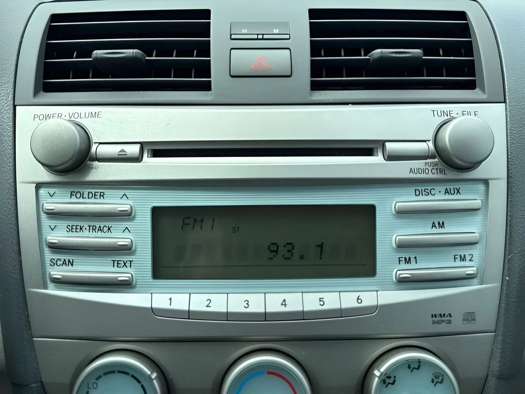 Used 2008 Gray Toyota LE image 17