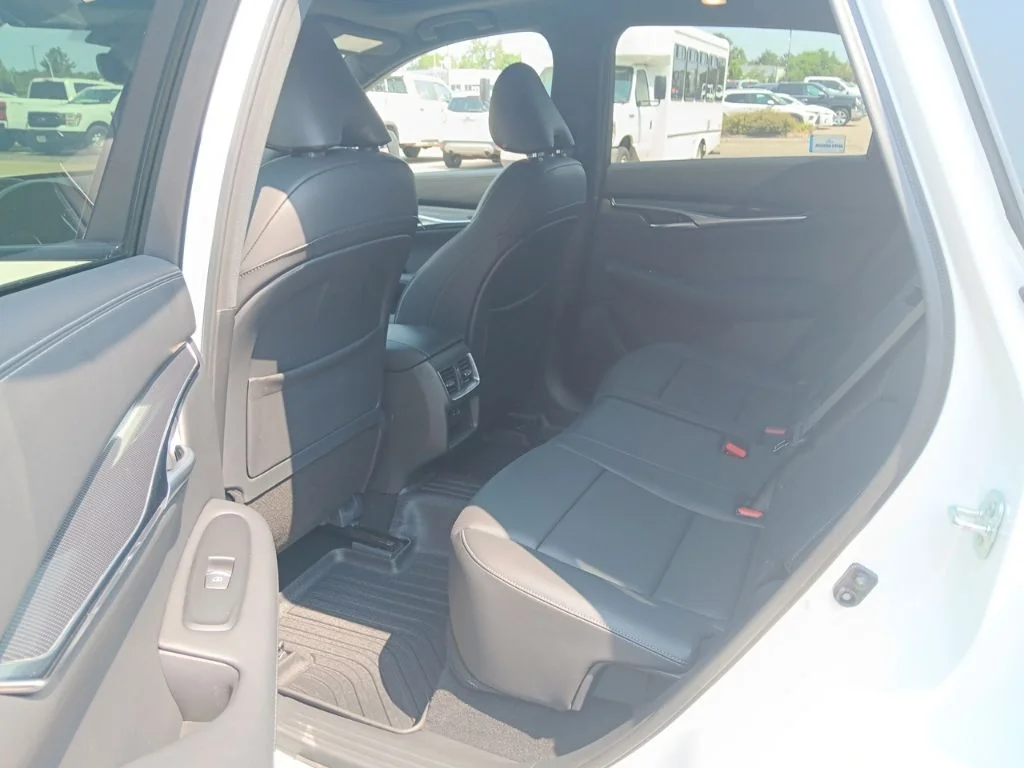 Used 2025 Radiant White INFINITI SPORT image 24