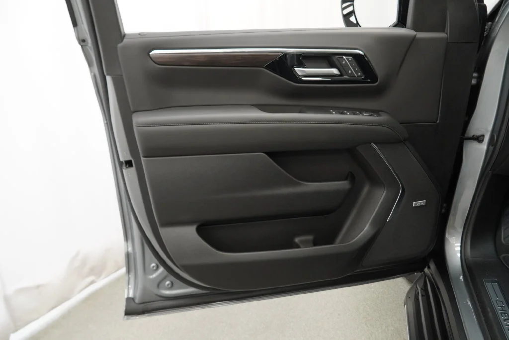 New 2026 Sterling Gray Metallic Chevrolet LT image 24