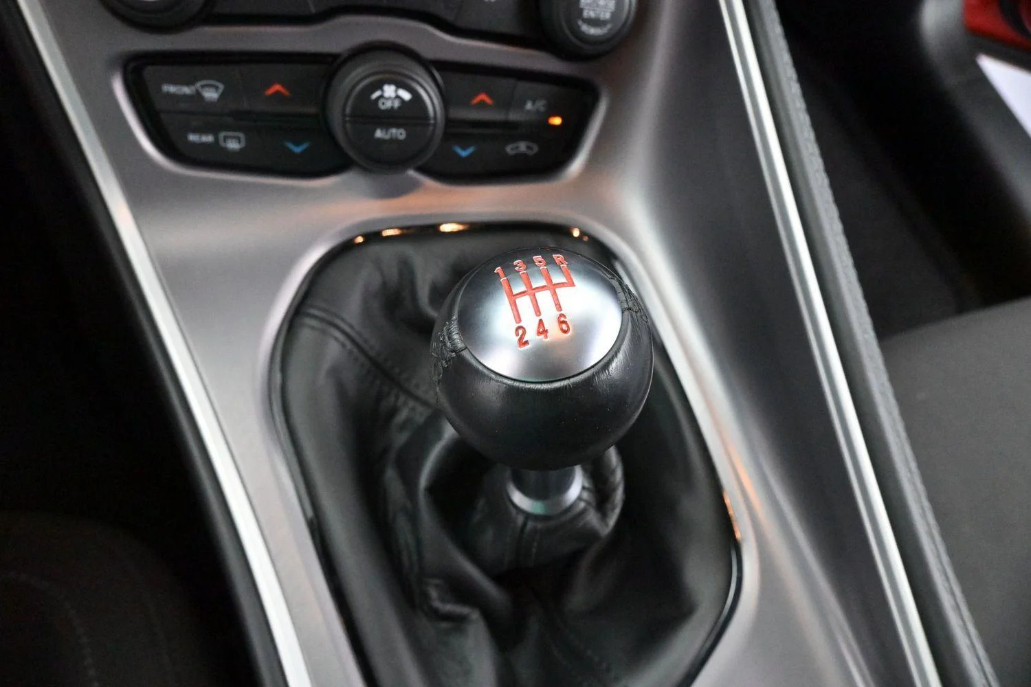 Used 2022 Go Mango Dodge R/T Scat Pack image 25