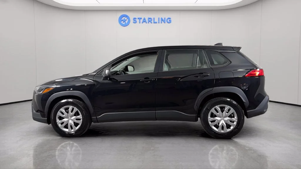Used 2023 Black Toyota L image 3