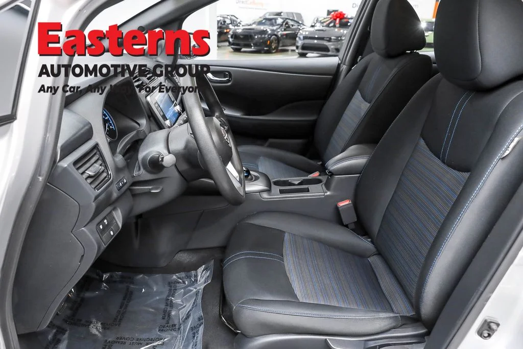 Used 2023 Silver Nissan S image 14