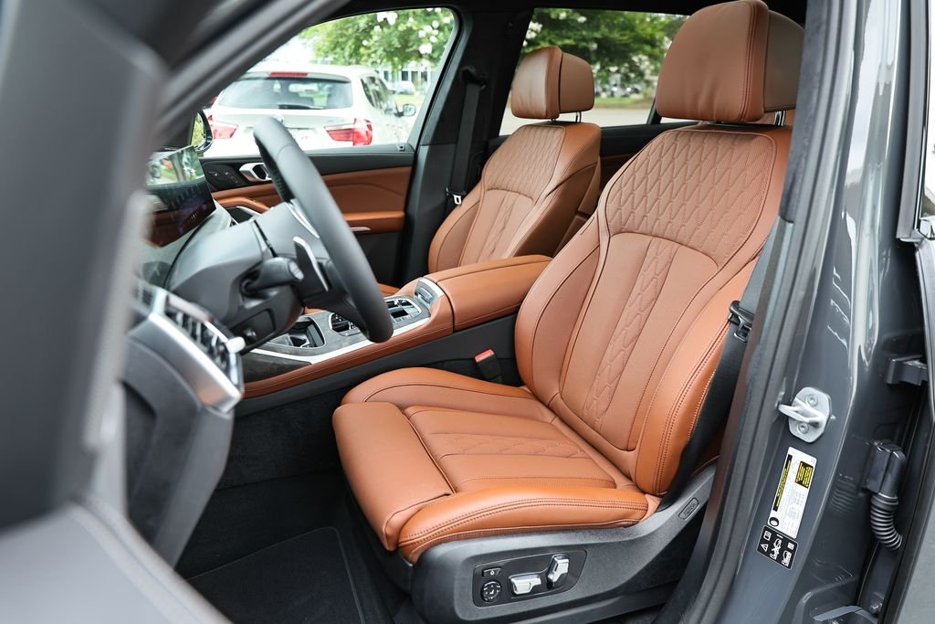 New 2027 Dravit Grey Metallic BMW xDrive40i image 21
