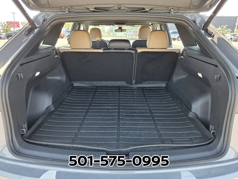 Used 2024 Pure Gray Volkswagen 2.0T SE W/TECHNOLOGY FWD image 15