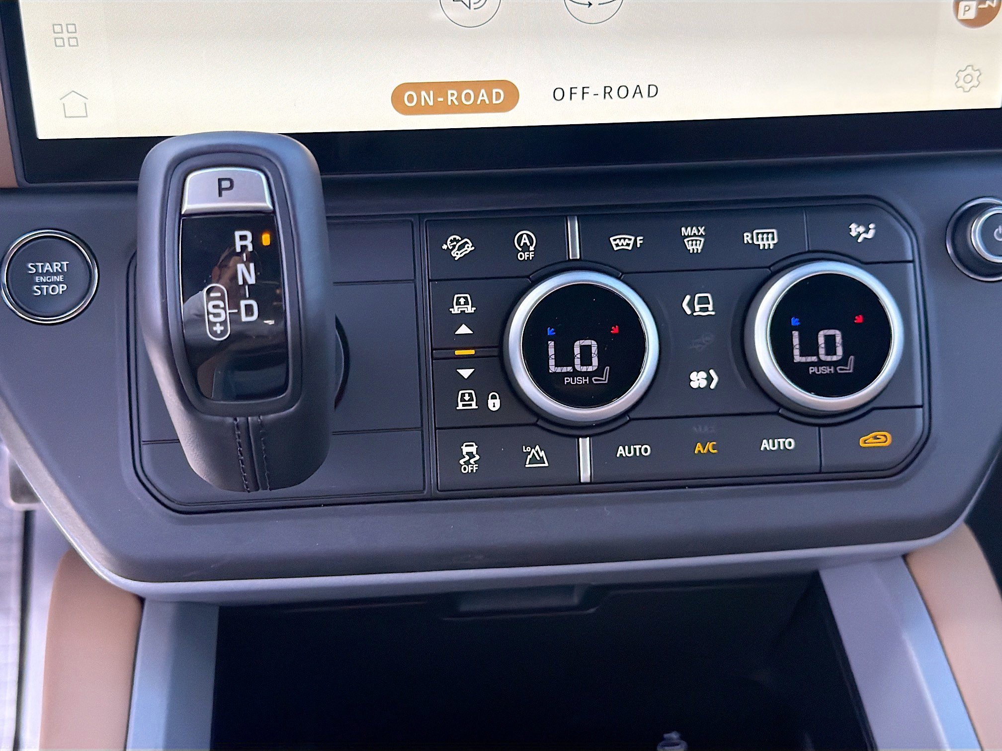 New 2026 Carpathian Grey LAND ROVER V8 image 33
