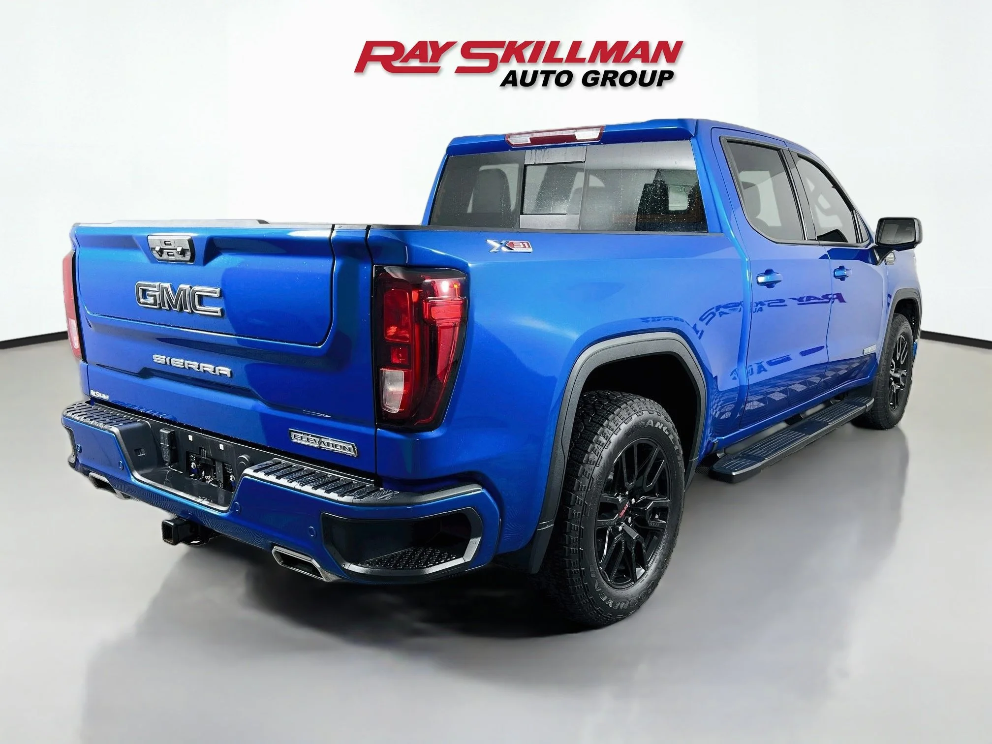 Used 2024 Dynamic Blue Metallic GMC ELEVATION image 7