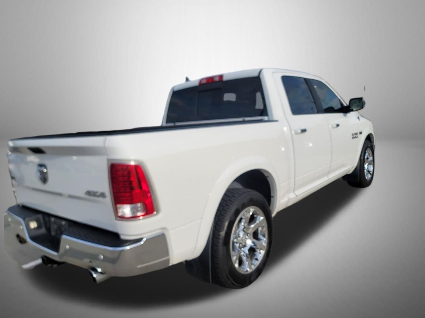 Used 2018 White Ram Laramie image 4