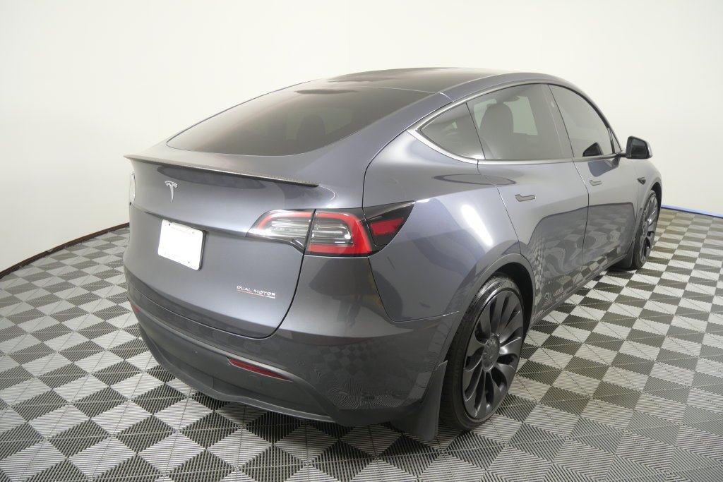 Used 2023  Tesla Performance image 5
