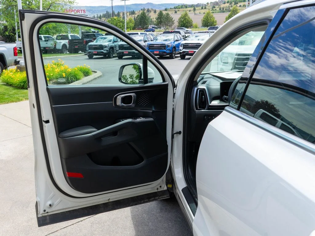 2025 Kia Sorento EX Hybrid - Photo 16