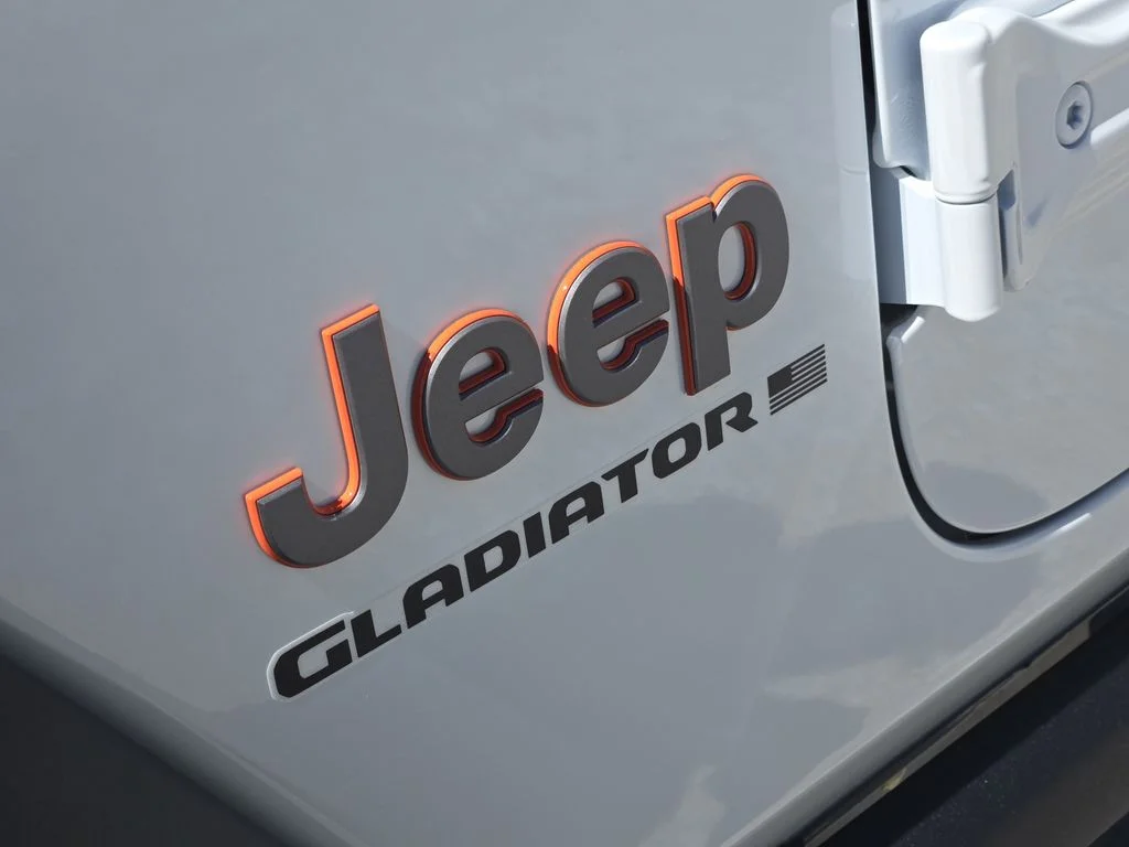New 2026 Bright White Clearcoat Jeep Mojave image 7