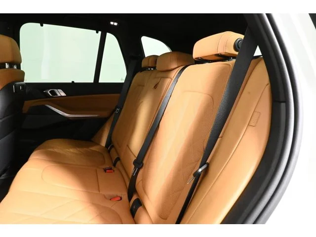 New 2026 Alpine White BMW xDrive40i image 4