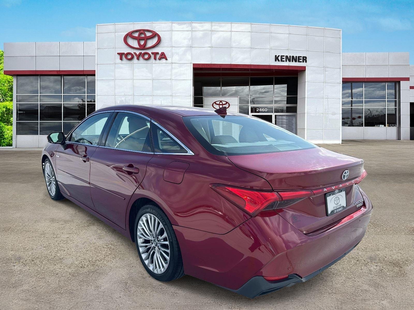 Used 2019 Ruby Flare Pearl Toyota Limited image 4