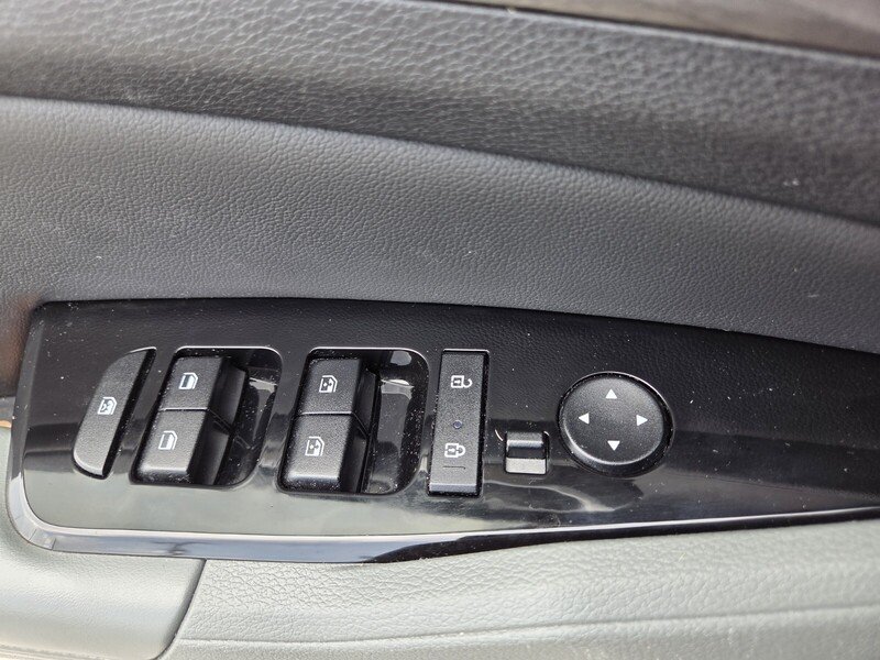 Used 2023 Black Kia X-Line image 18