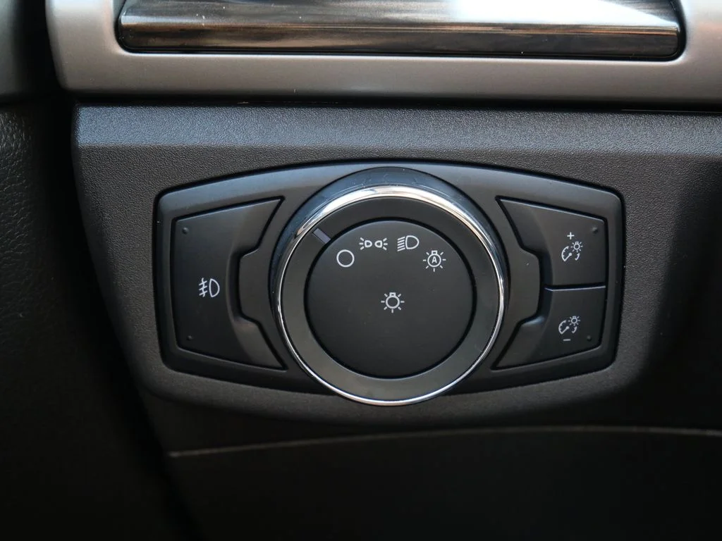 Used 2014 Black Ford SE image 17