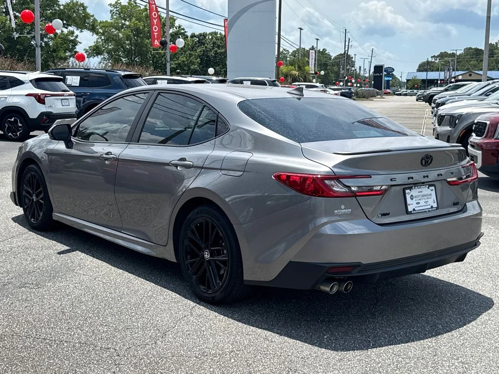 Used 2025  Toyota SE image 5