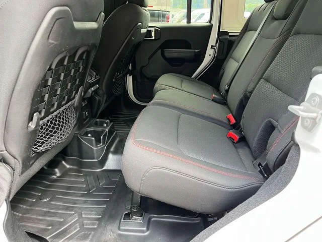 Certified Used 2018 Bright White Clearcoat Jeep Unlimited Rubicon image 19
