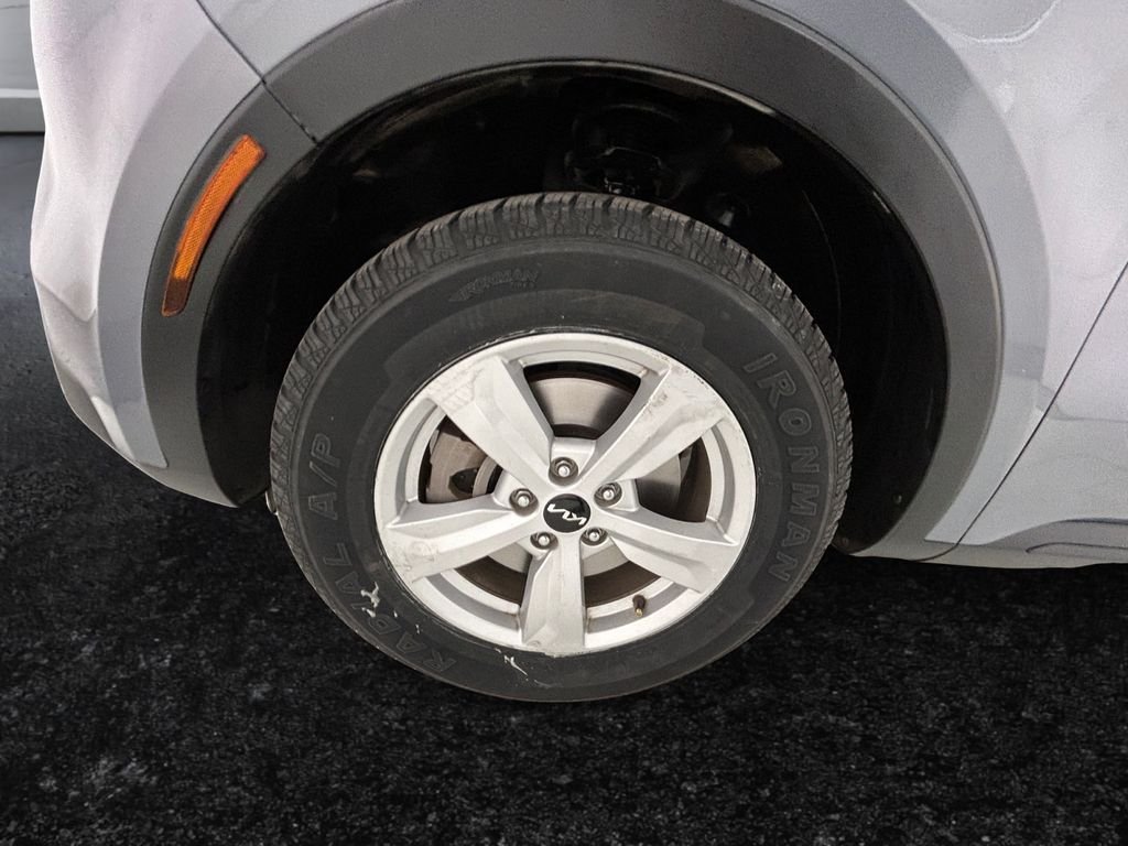 Used 2022 Silver Kia LX image 27