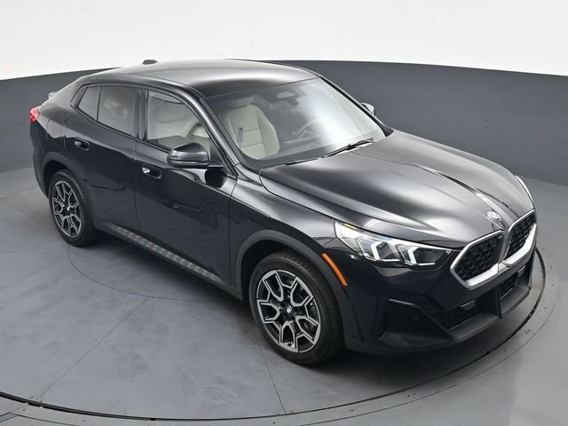 Used 2025 Black BMW xDrive28i image 21