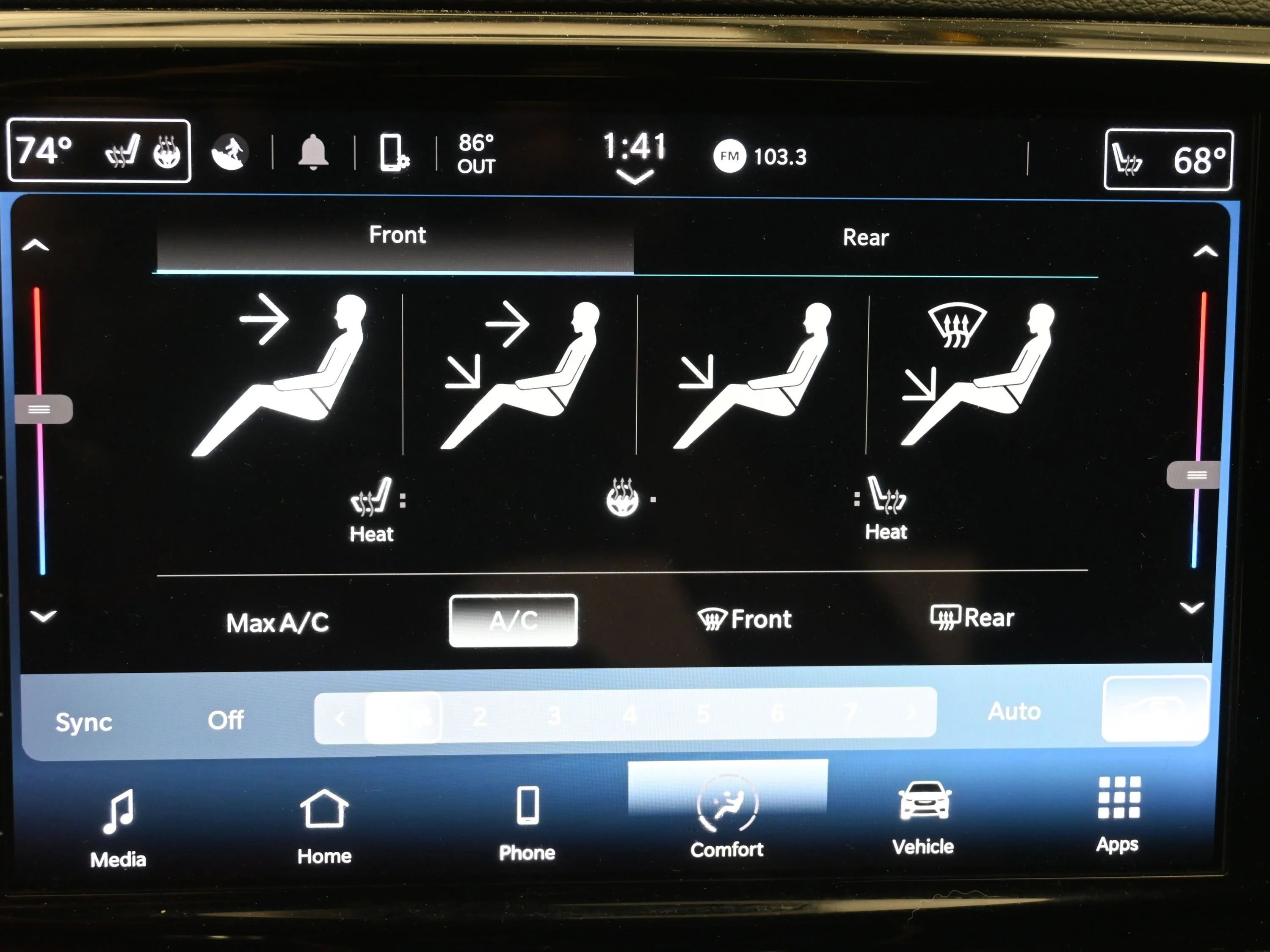 Used 2023 Brilliant Black Crystal Pearlcoat Chrysler Touring L image 21