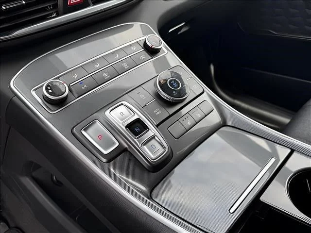 Used 2022 Silver Hyundai SEL image 25