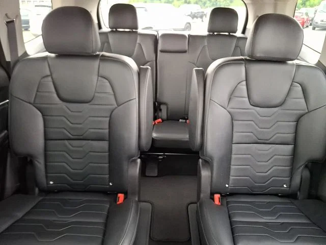 Used 2022 White Kia SX image 19