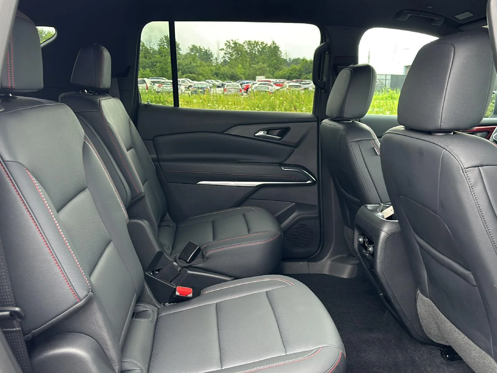 Used 2024 Summit White Chevrolet Z71 image 34