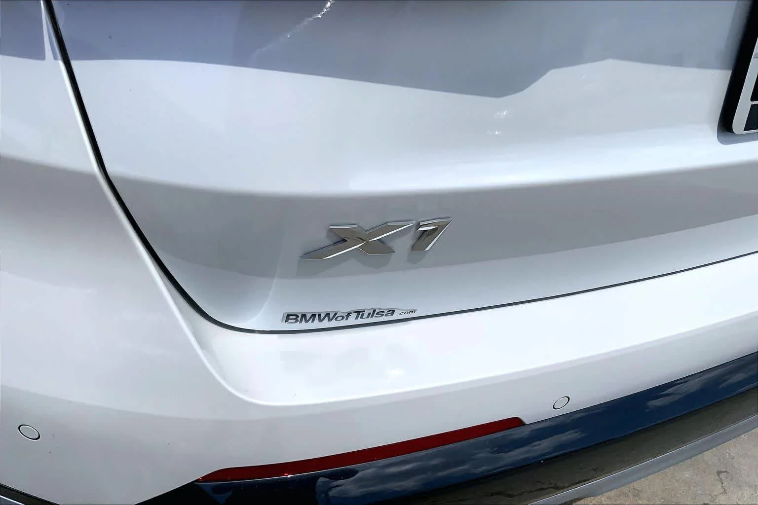 New 2026 Mineral White Metallic BMW xDrive28i image 15