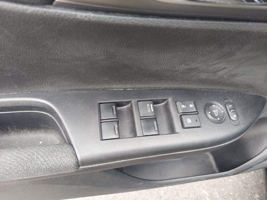 Used 2013 Crystal Black Pearl Honda LX image 10