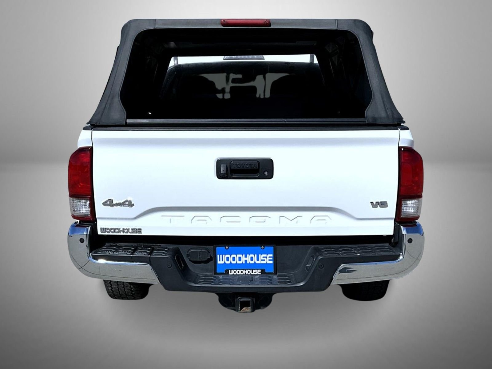 Used 2022 White Toyota SR5 image 6