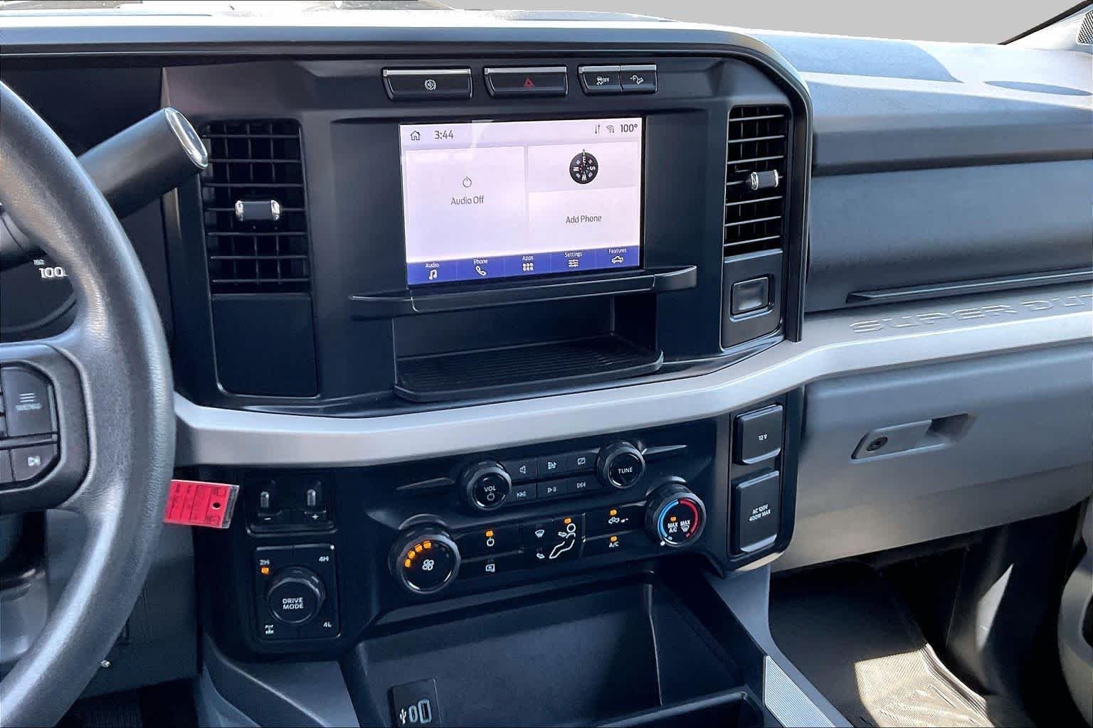 Used 2024 Oxford White Ford XLT image 7