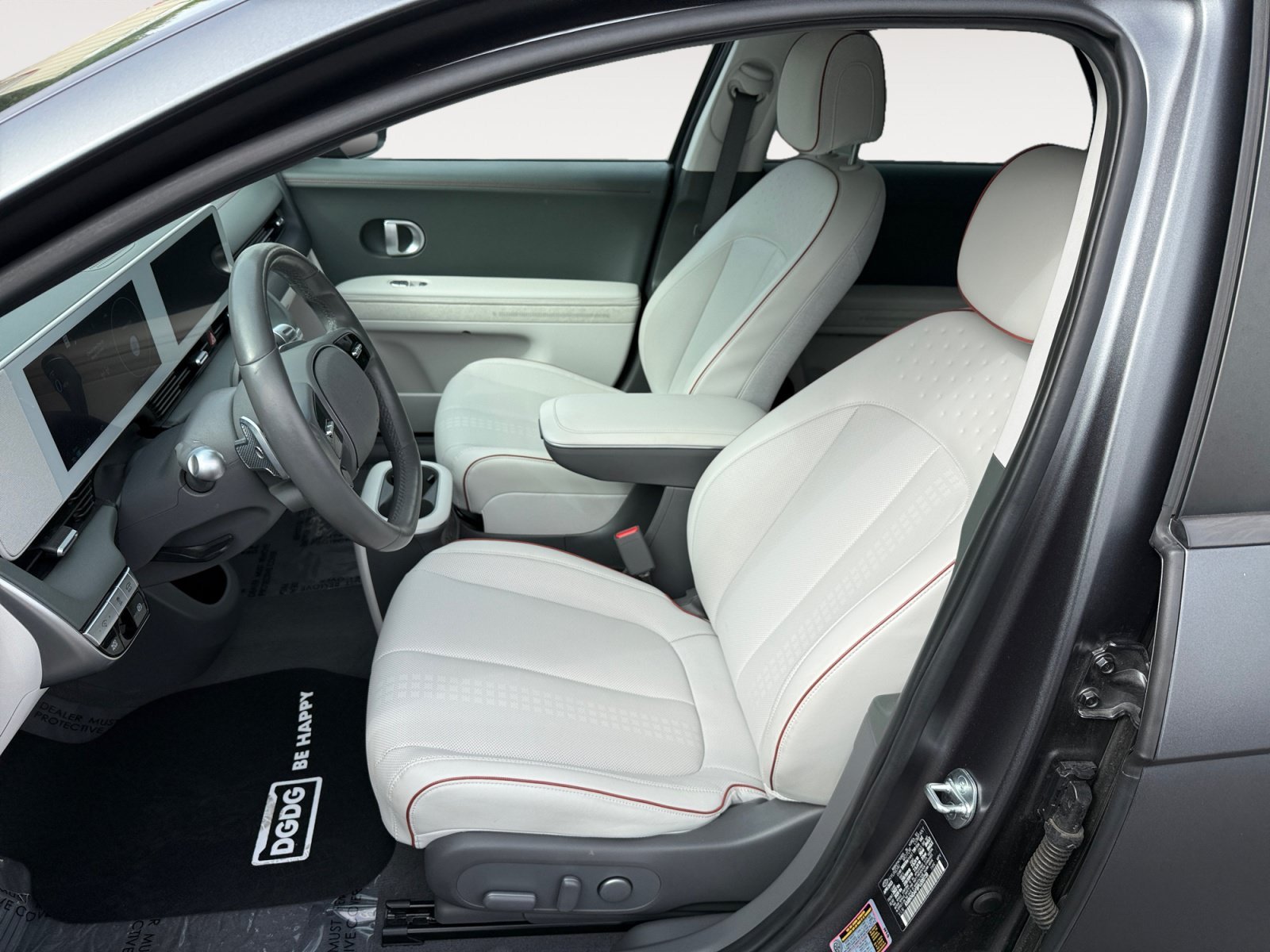 Used 2023 Gray Hyundai SEL image 10