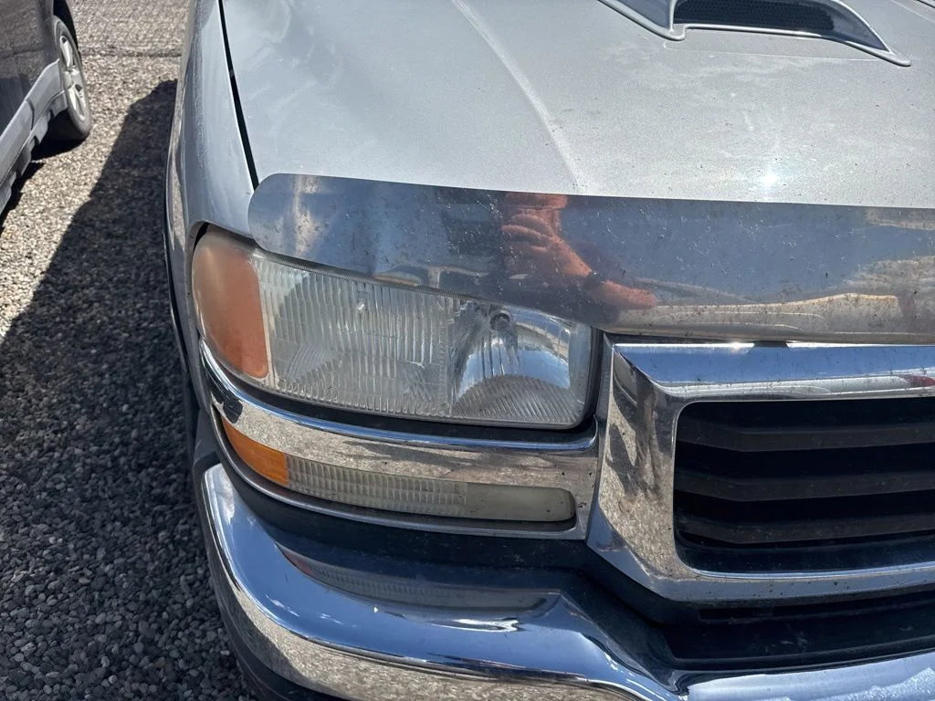 Used 2005 Special Paint GMC SLT image 7