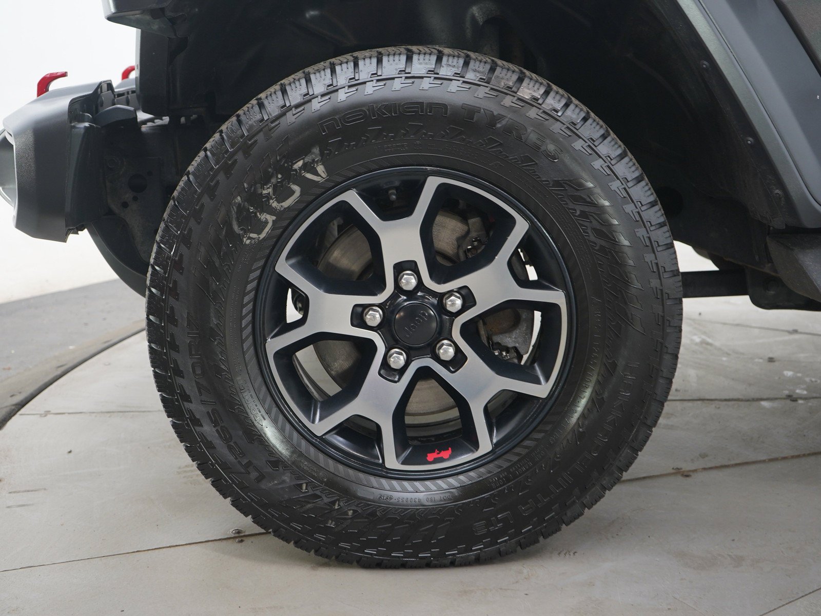 Used 2019 Granite Crystal Metallic Clearcoat Jeep Unlimited Rubicon image 25