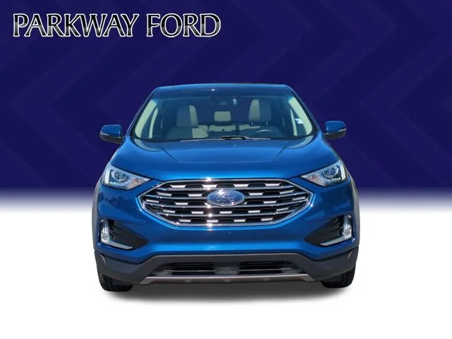 Used 2020 Blue Ford SEL image 8