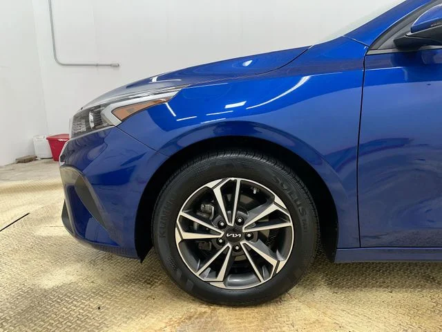 Used 2023 Blue Kia LXS image 19