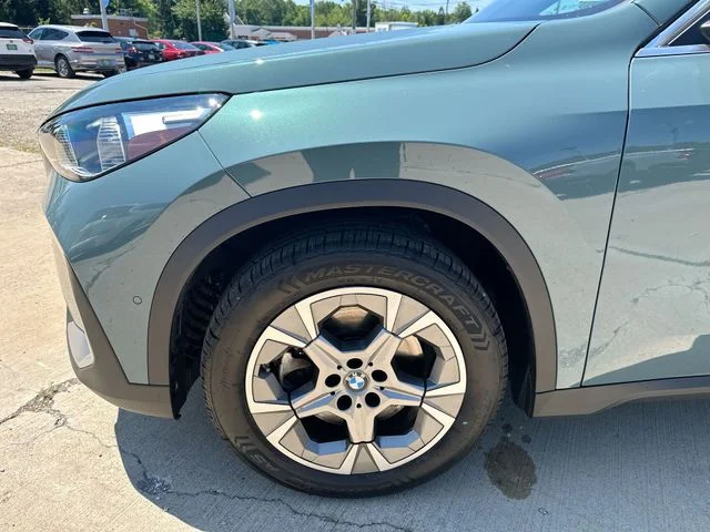 Used 2023 Green BMW xDrive28i image 36