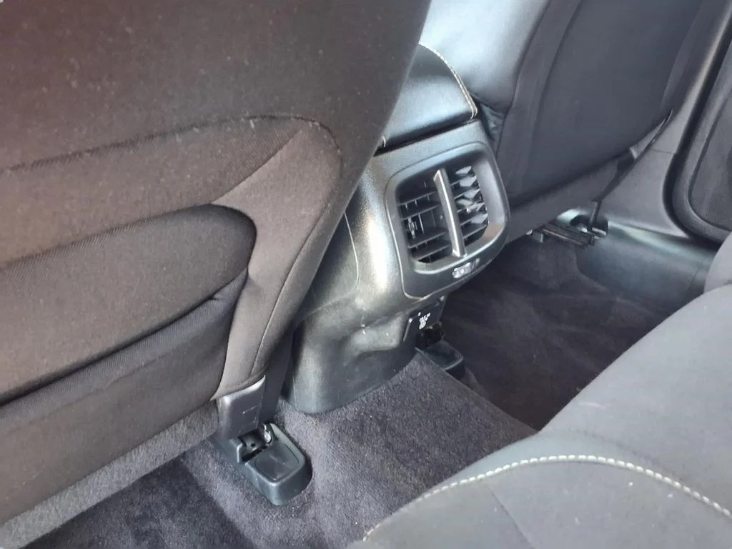 Used 2016 Gray Jeep Latitude image 23