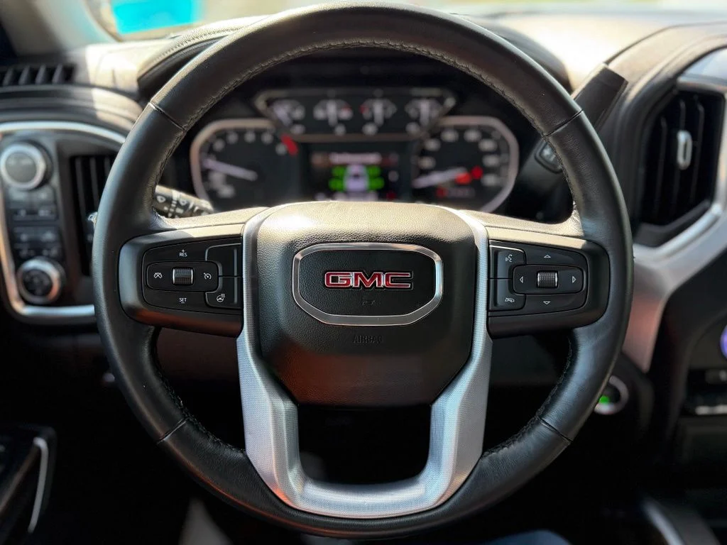Used 2021 Gray GMC Elevation image 9