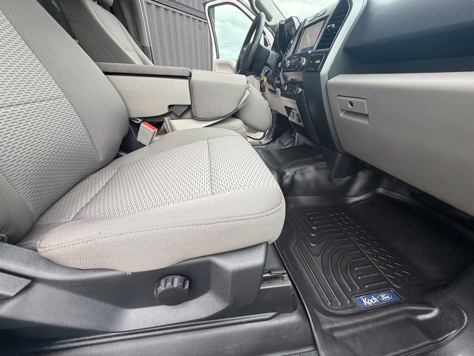 Used 2020 White Ford XLT image 30