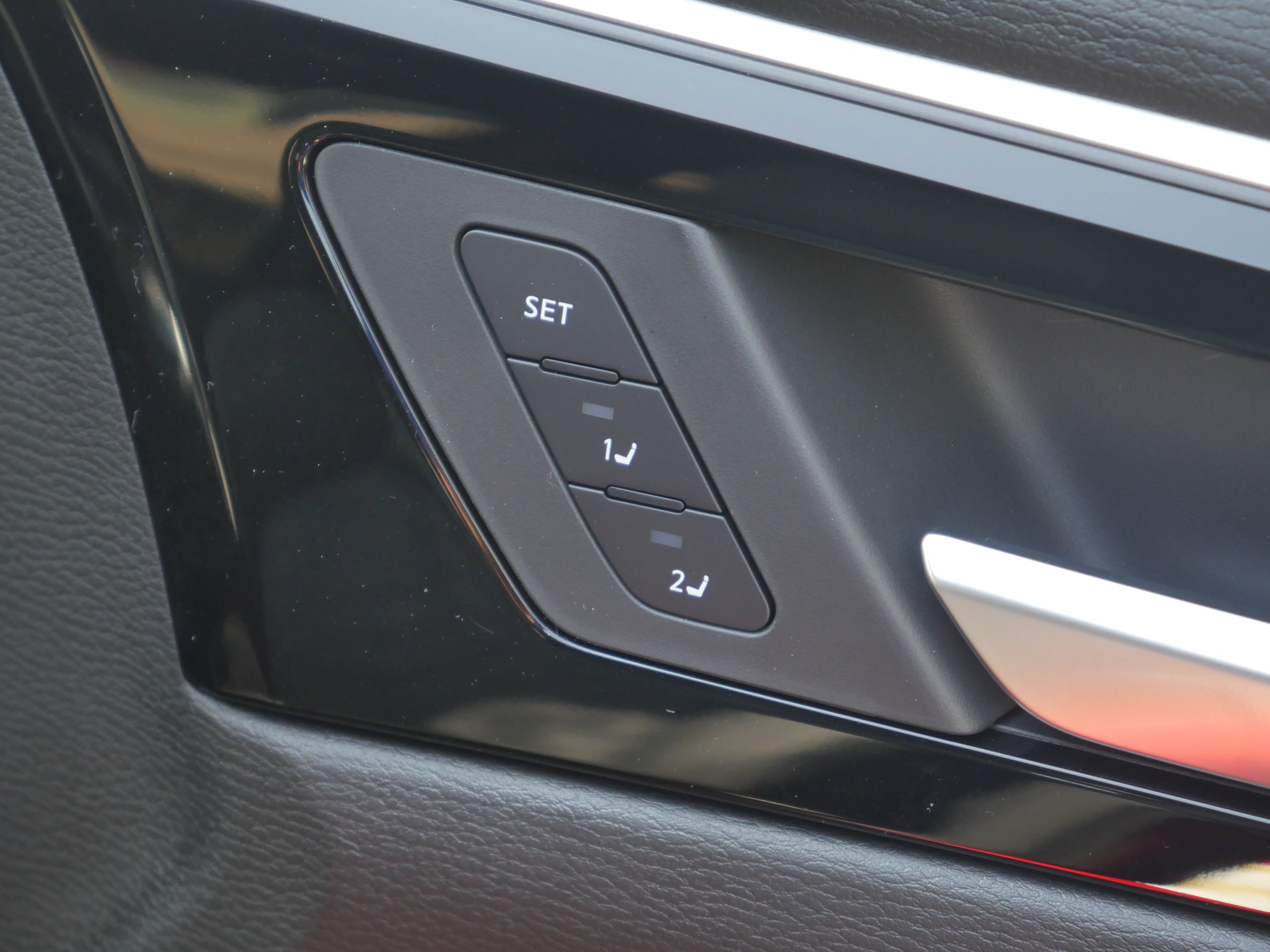 New 2026 Royal Red Nissan Platinum image 32