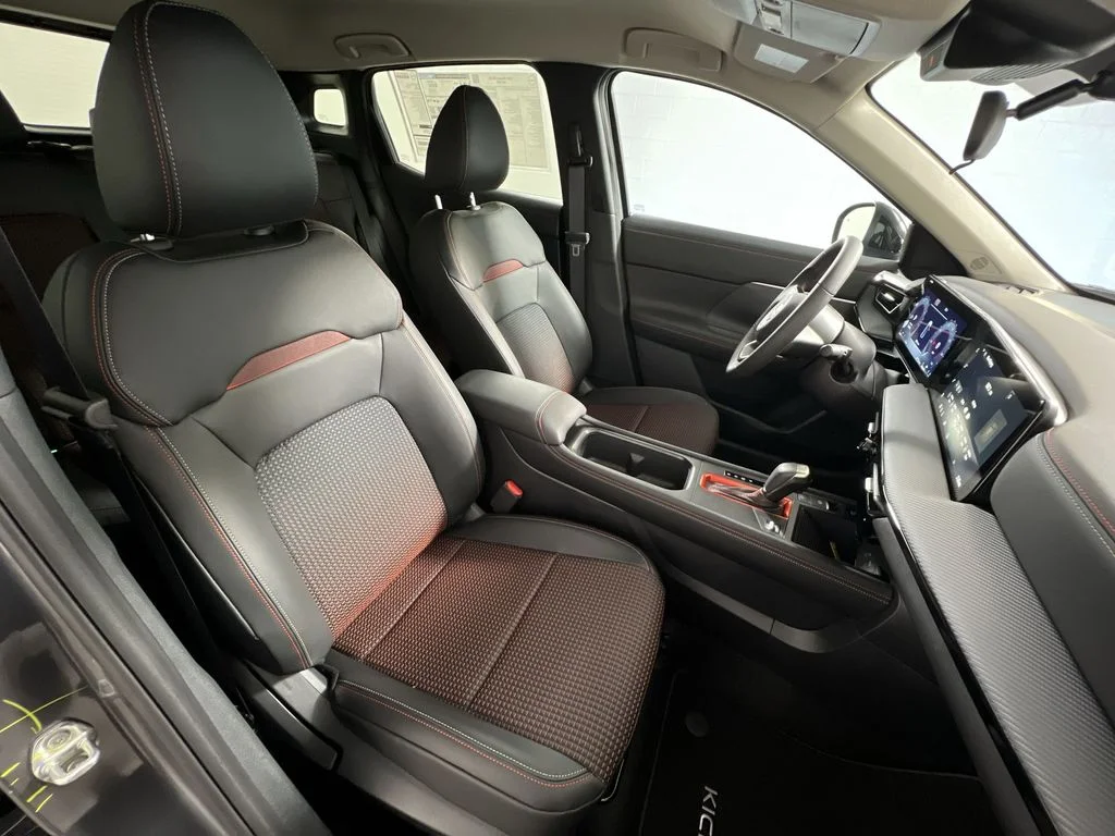 2026 Nissan KICKS SR - Photo 25
