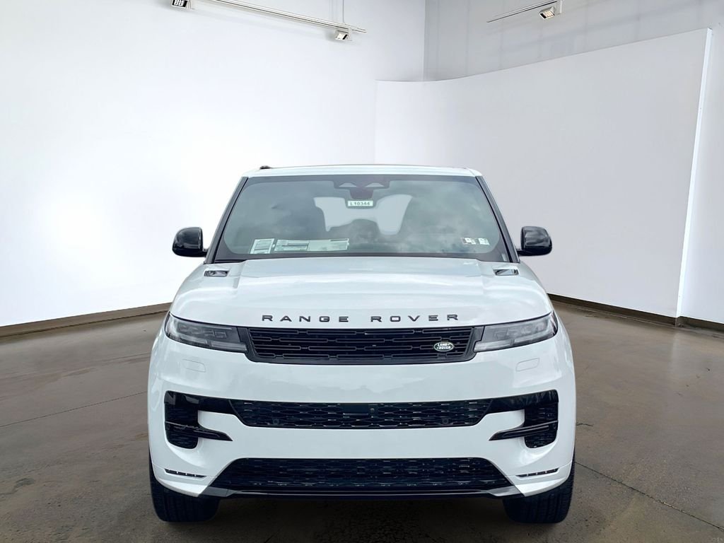 New 2026 Fuji White Land Rover Dynamic SE image 2