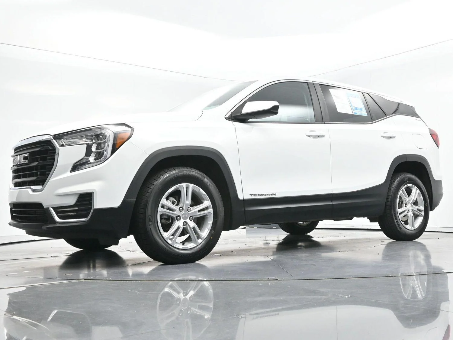 Used 2022 Summit White GMC SLE image 47