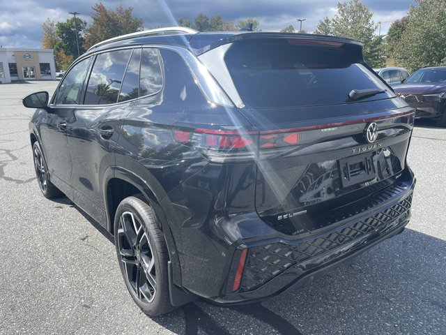 New 2026 Deep Black Pearl Volkswagen 2.0T SEL R-Line Turbo image 2