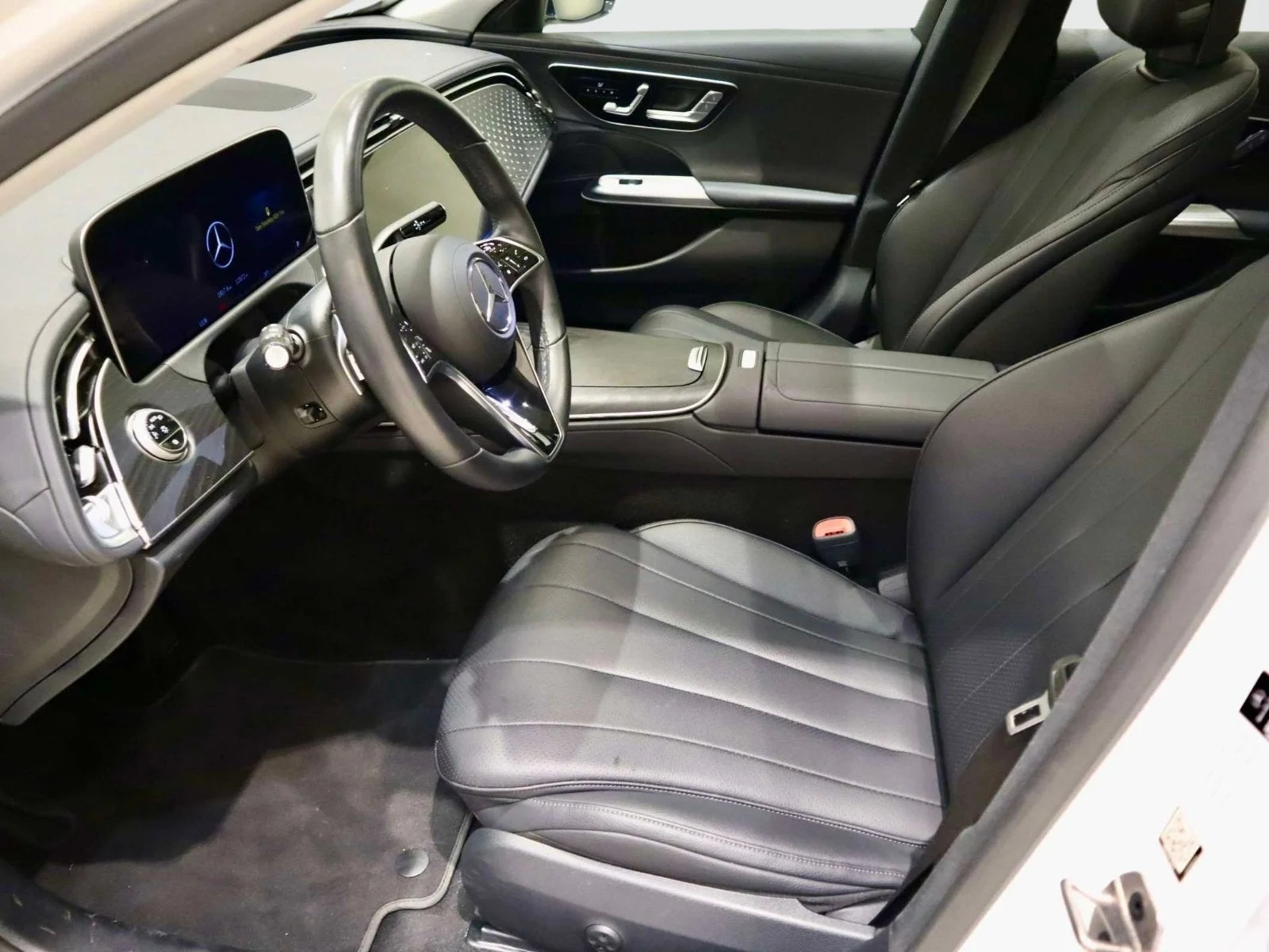 Used 2025 Polar White Mercedes-Benz E 350 image 22