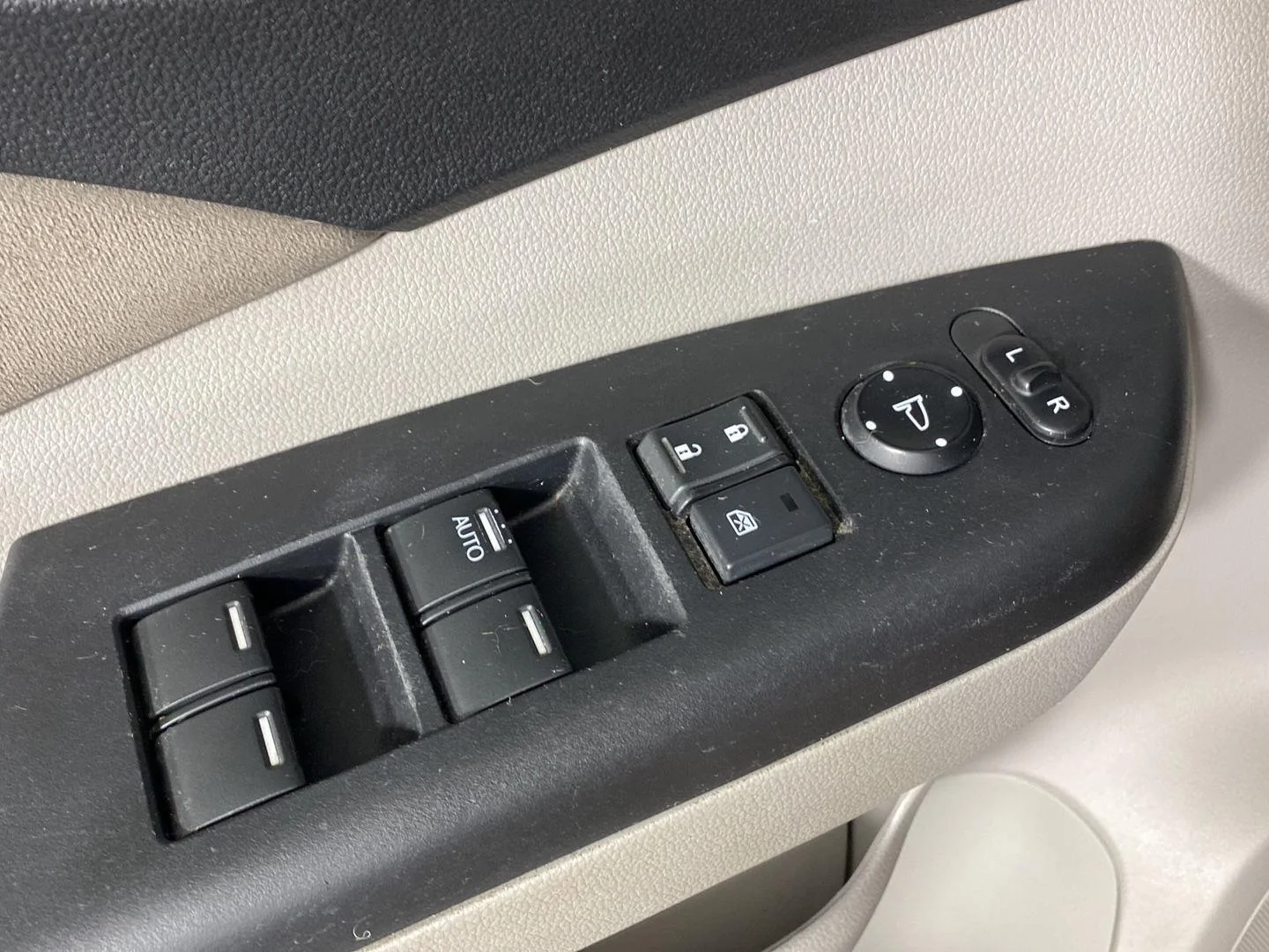 Used 2014  Honda EX image 20